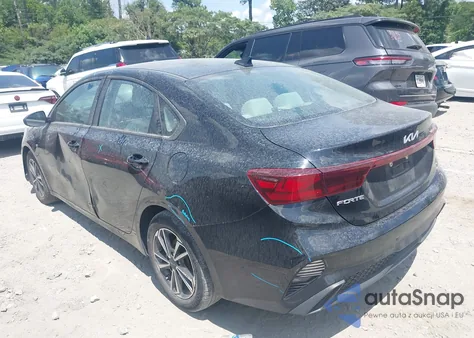 2022 Kia Forte Lxs z USA, uszkodzony, nr VIN 3KPF24AD7NE495924